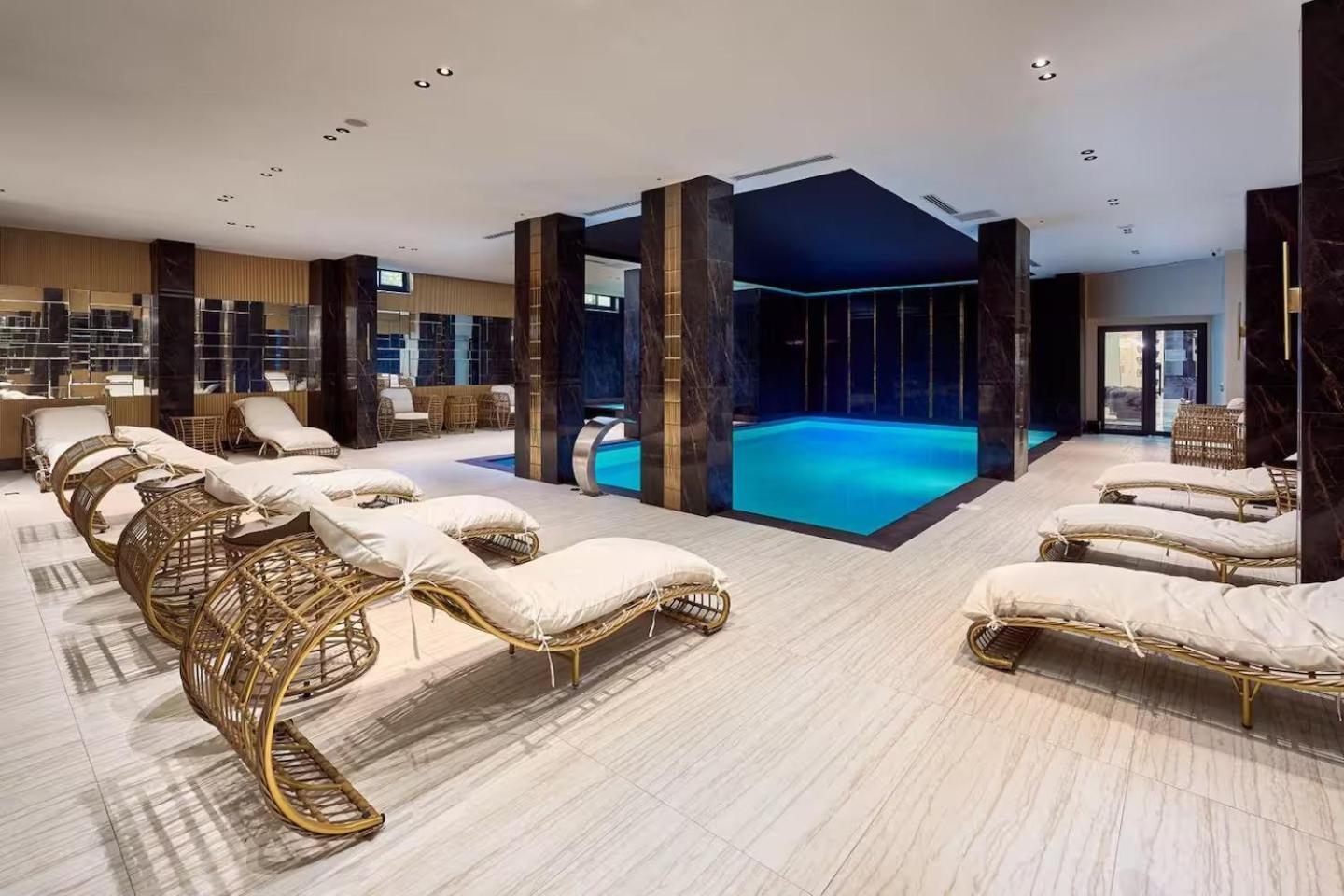 Qoople Legend Prime Sea Location Apartment